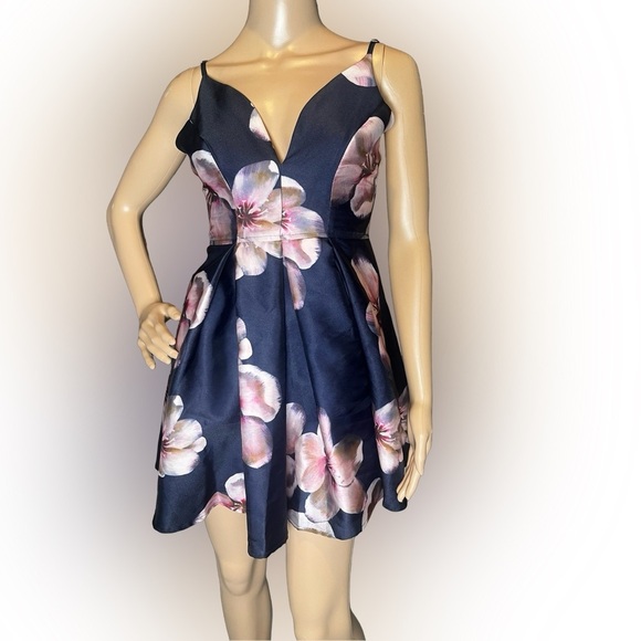 A'Gaci A'Gaci Navy Blue Floral Dress Cocktail Floral V-neck sleeveless Sz Small - Picture 4 of 9